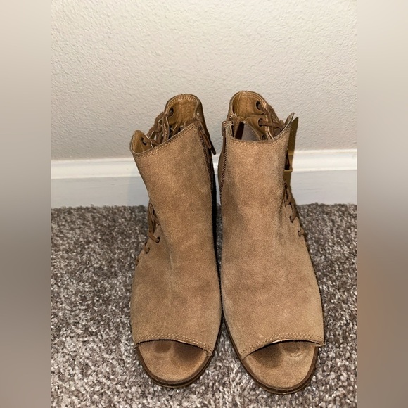 LUCKY BRAND Women's LK-HARTLEE dress Sandal - Picture 5 of 16